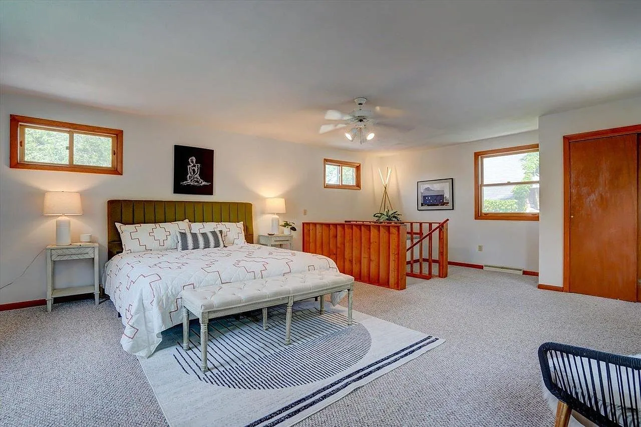 2741 Hermina Street photo 1