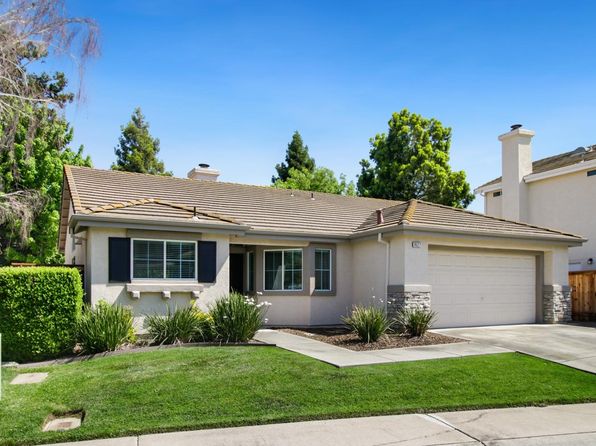 9527 Lake Park Ln, Elk Grove, CA 95758