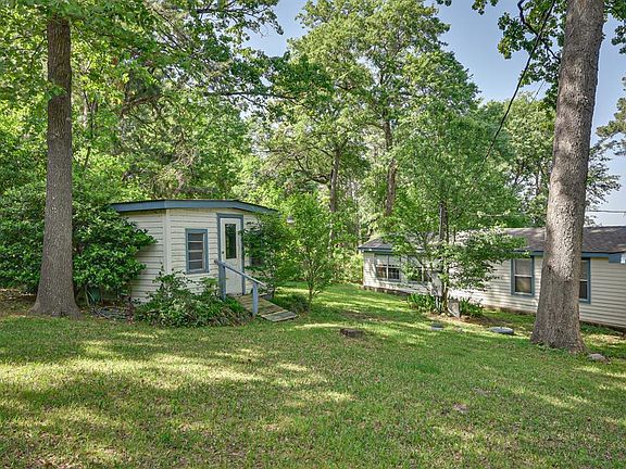 5th image of 576 Westwood Dr