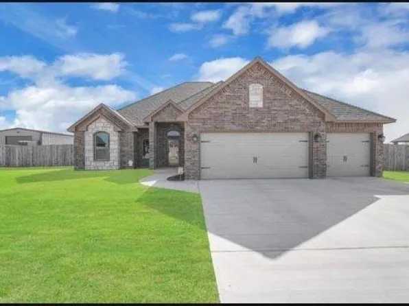 13345 NE Clearwater Cir, Elgin, OK 73538