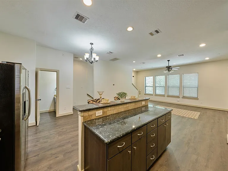 2422 Navigation Blvd #E — Photo 18