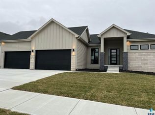 400 N Piper Dr, Sioux Falls, SD 57110