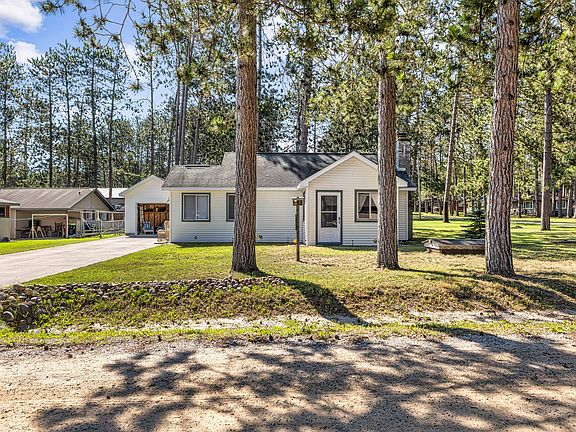 3rd image of 207 Lakeview Dr
