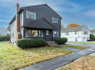 26 Kosciusko St, Peabody, MA 01960