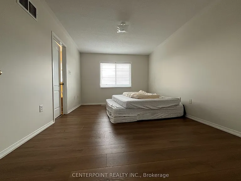 2299 Stone Glen Cres — Photo 13
