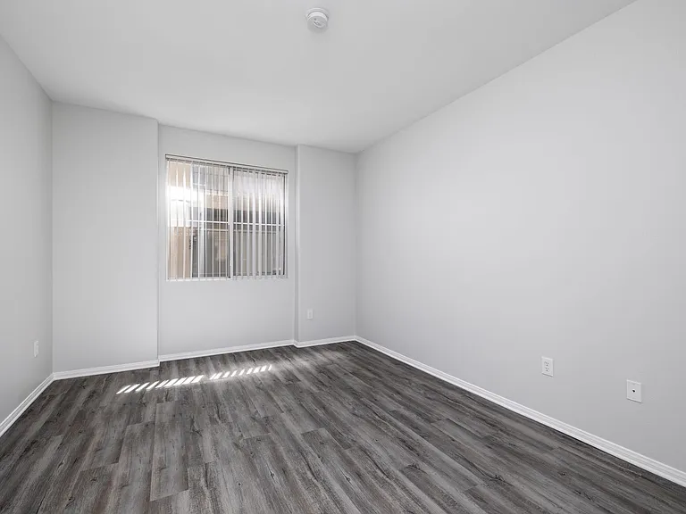 7044 Lanewood Ave — Photo 83