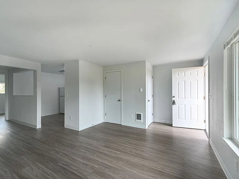 12520 SE Stark St #1 — Photo 9