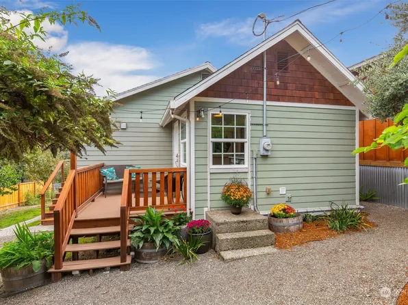 13925 56th Place S, Tukwila, WA 98168