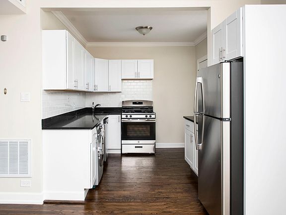 2nd image of 3703 N Hoyne Ave #3701-3