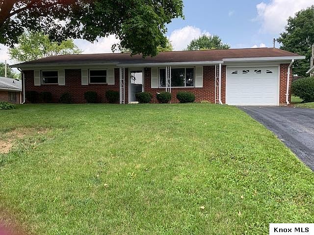 1st image of 3 Eastmoor Dr