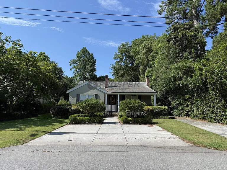 575 Elizabeth Ln W — Photo 3