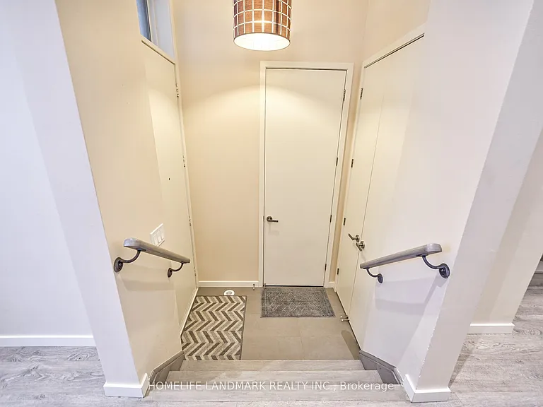 21 Genuine Ln — Photo 3