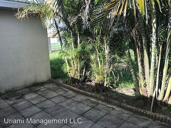 3rd image of 1502 NE 13th Ave