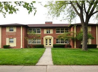 10750 W Cermak Rd APT 1E, Westchester, IL 60154