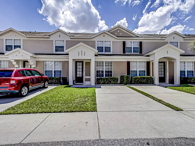Silver Palm Dr — Photo 31