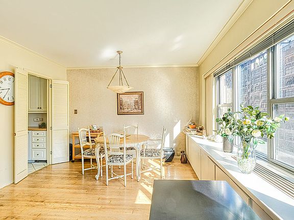 3rd image of 360 E 72nd St APT A1208