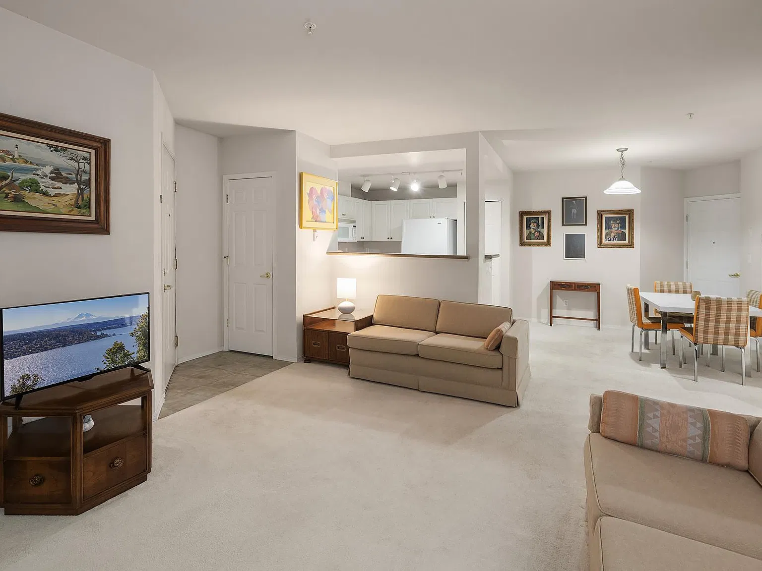 2 bed, 1033 sqft, $2,400 — Photo 3