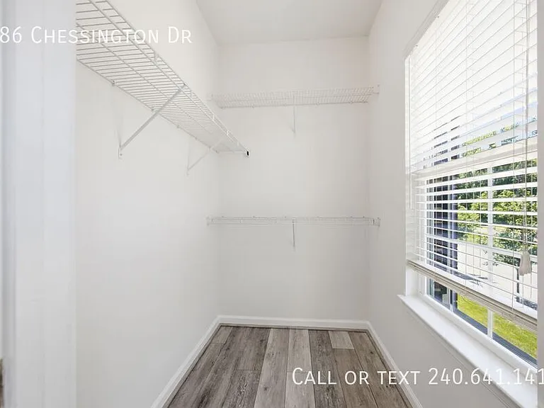 386 Chessington Dr — Photo 21