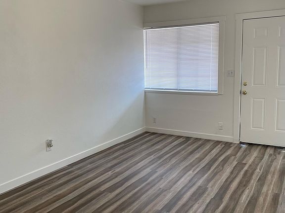 3rd image of 330 Norris Rd Unit B