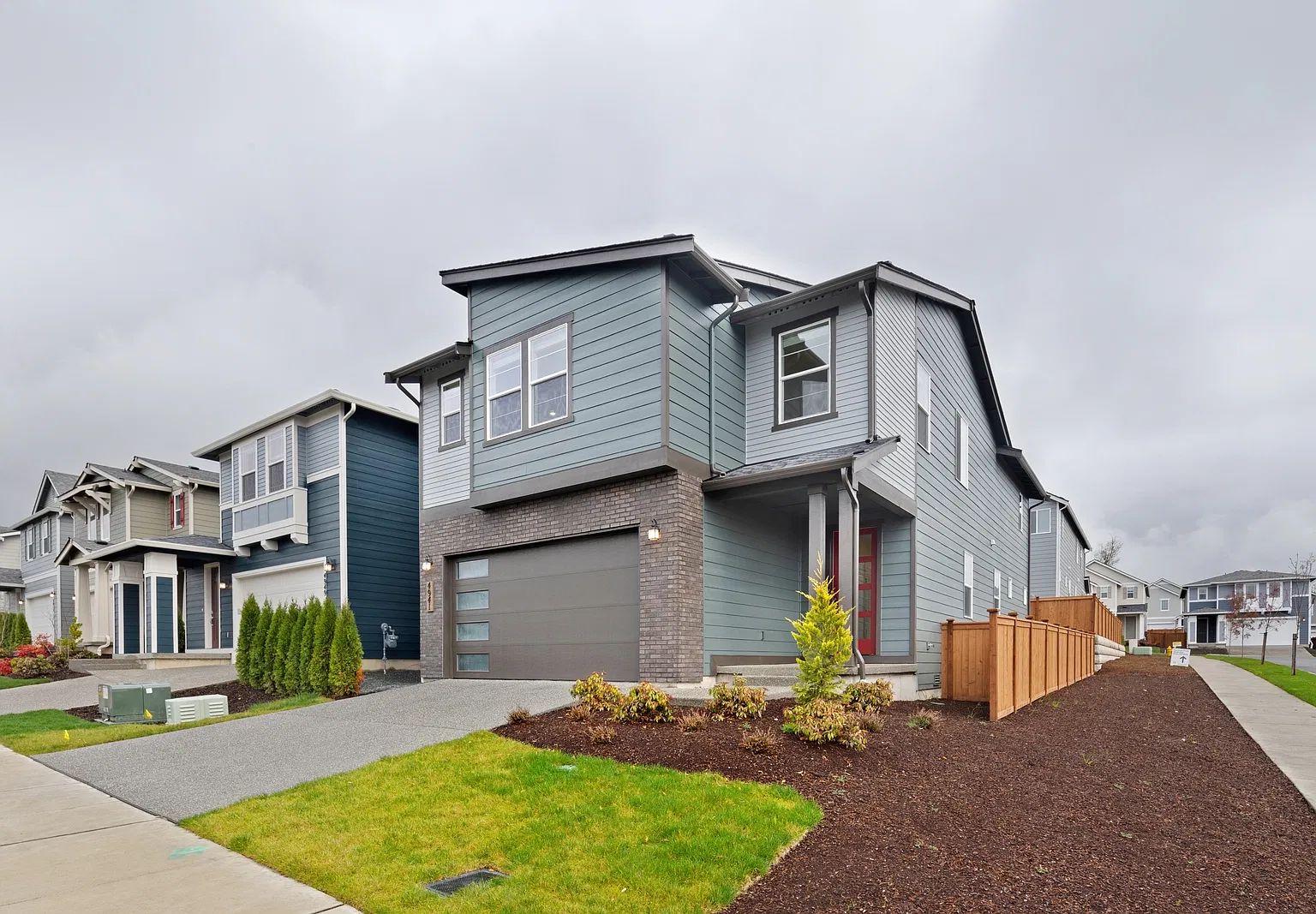 5 bed, 2751 sqft, $3,850 — Photo 3