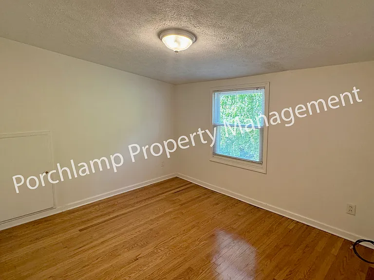 2615 Coit Ave NE — Photo 18