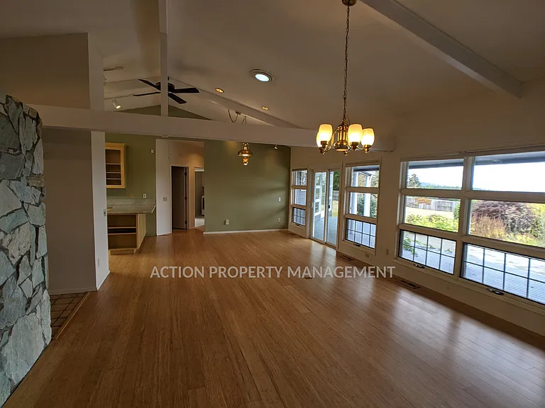 251 Old Schoolhouse Rd — Photo 8