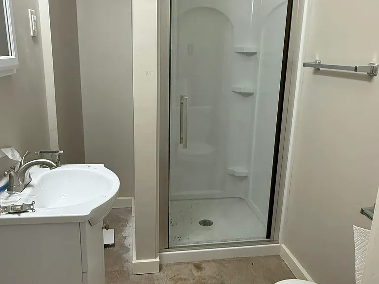218 E Erie St #3 — Photo 7