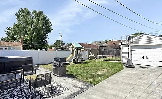 8202 Covington Ave — Photo 24