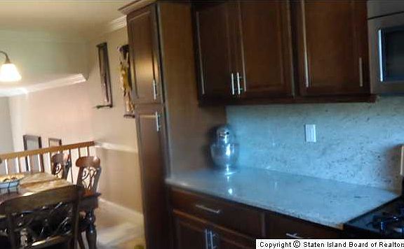 2nd image of 14 Ashley Ln