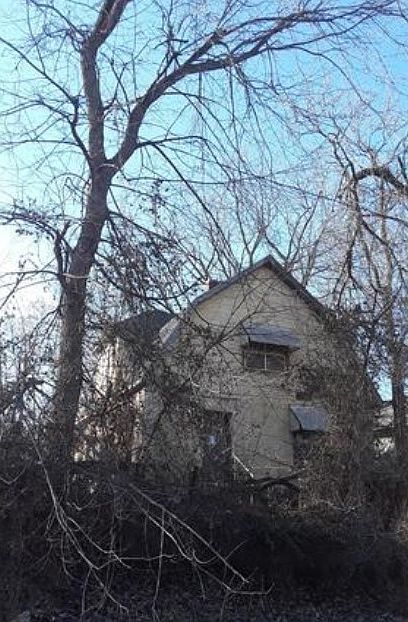 1st image of 202 S 15th St