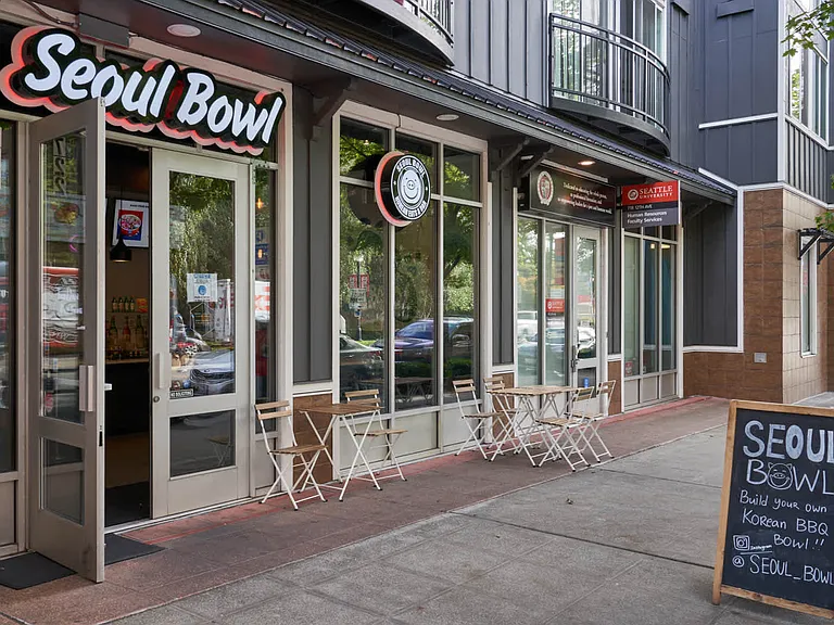 Steps away from delicious dining destinations.