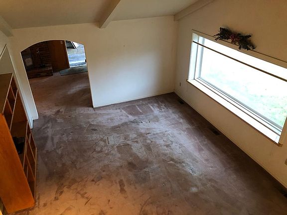 5th image of 106 Montgomery Ln