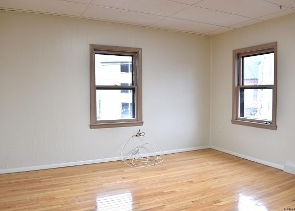 3rd image of 14 Orchard St