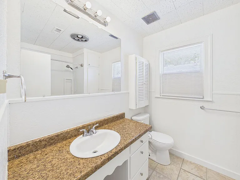 701 Sunset Ter — Photo 21