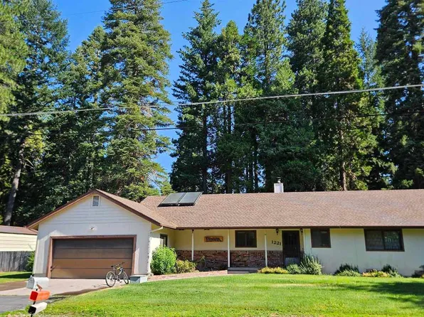 1221 Woodland Park Dr, Mount Shasta, CA 96067