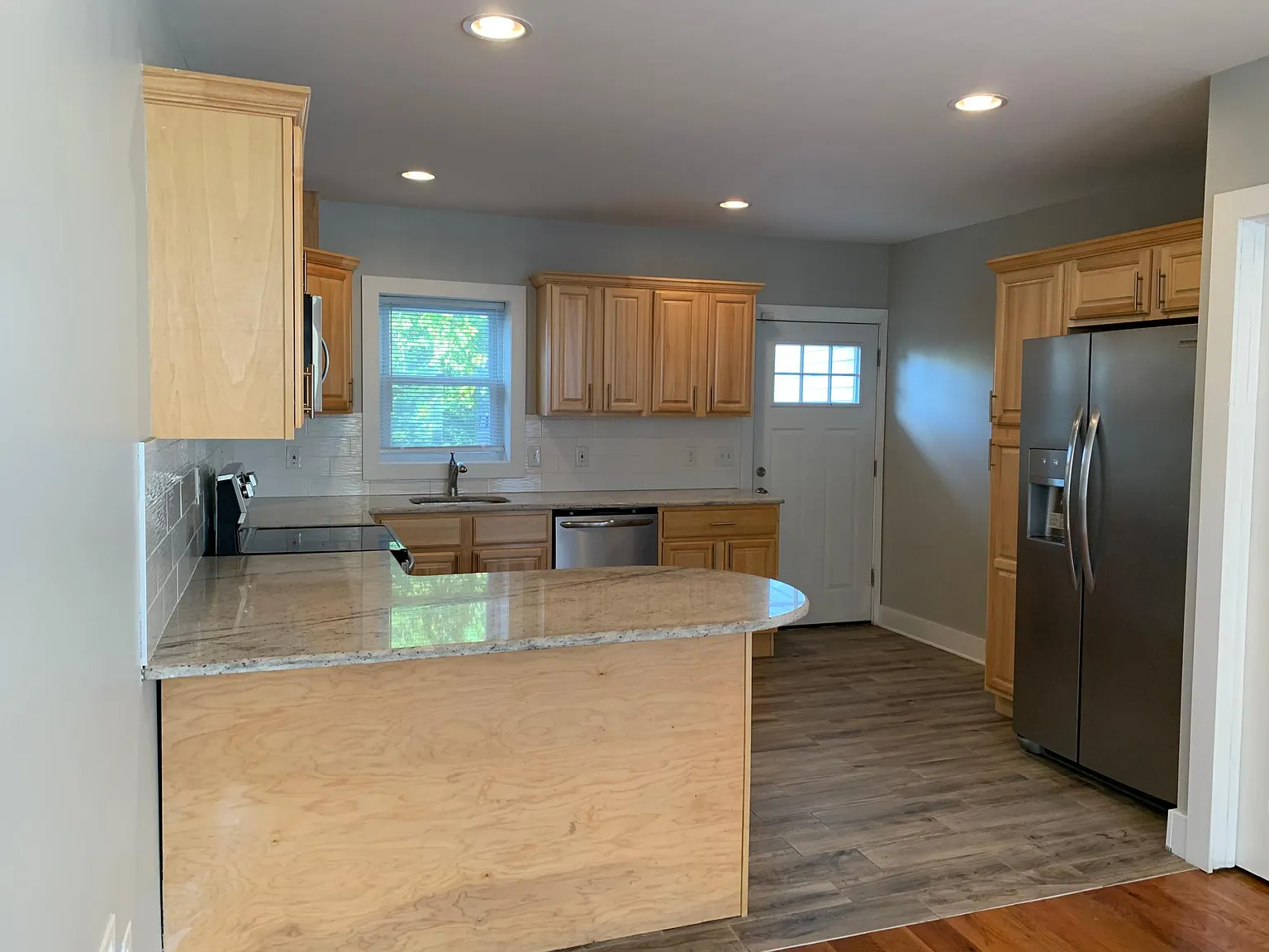 3 bed, $1,800 — Photo 4