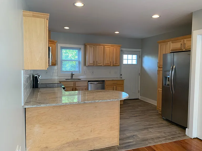 3409 Fairmount Ave — Photo 4