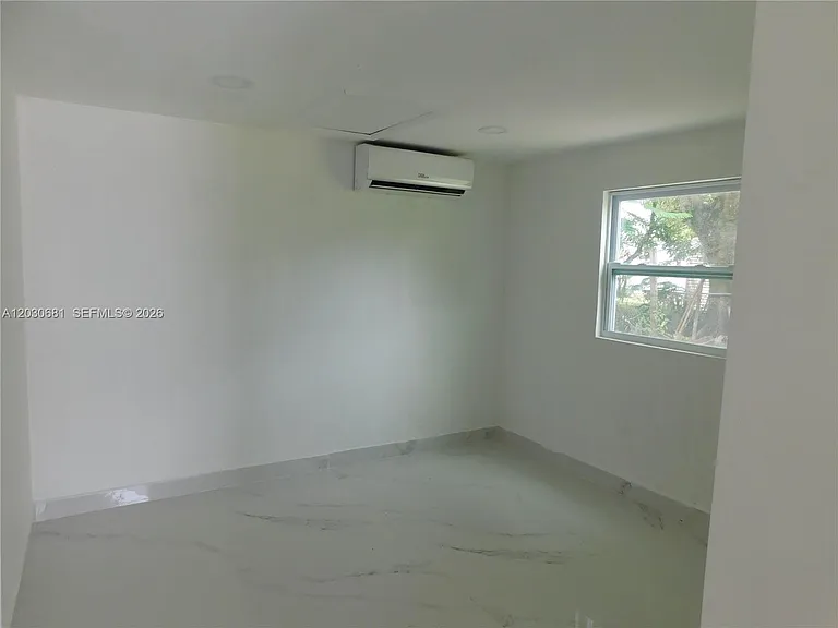1605 NW 26th St — Photo 14