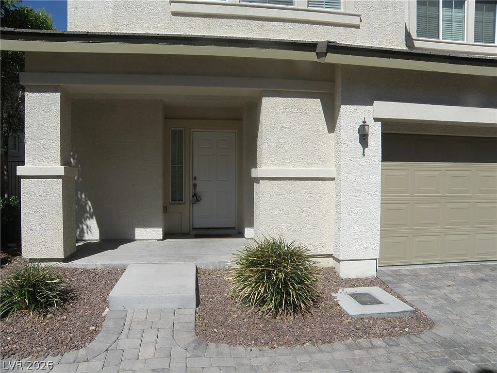 3 bed, 2.5 bath, 1595 sqft, $1,845 — Photo 3