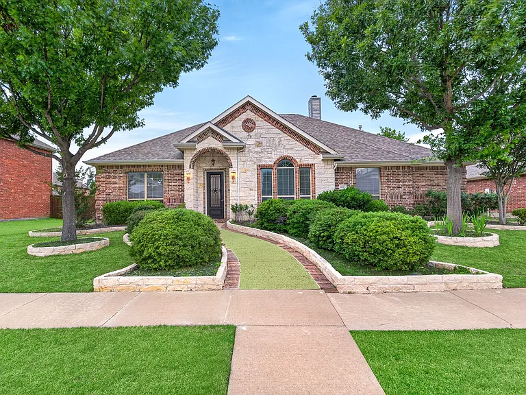 9861 Chamber Hall Dr — Photo 1