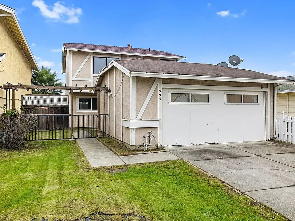 995 Matthew Ct