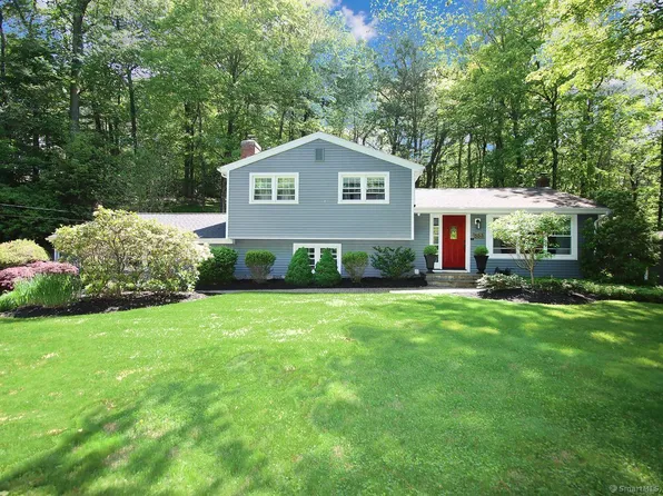 557 Lake Drive, Guilford, CT 06437