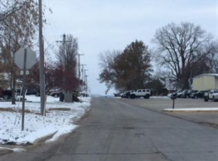 333 Flora Ave, Flora, IL 62839