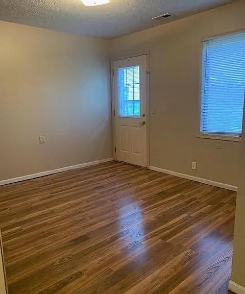 2920 Merrill St — Photo 5