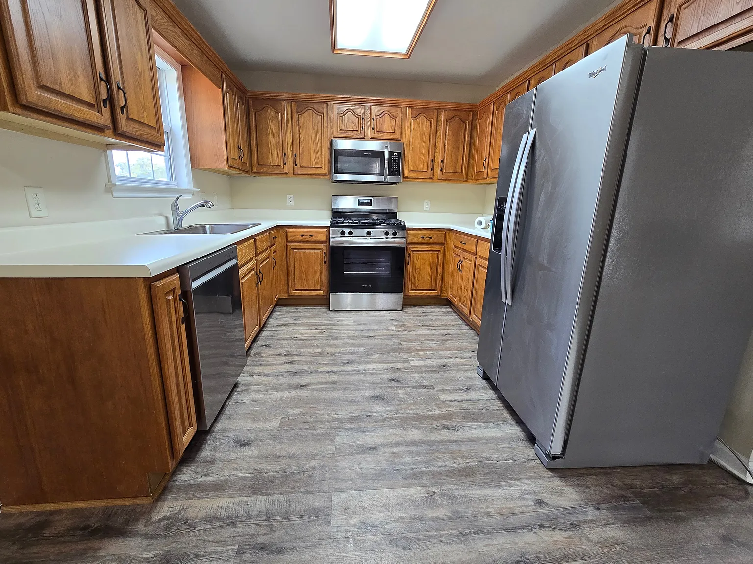 3 bed, 1361 sqft, $1,860 — Photo 4