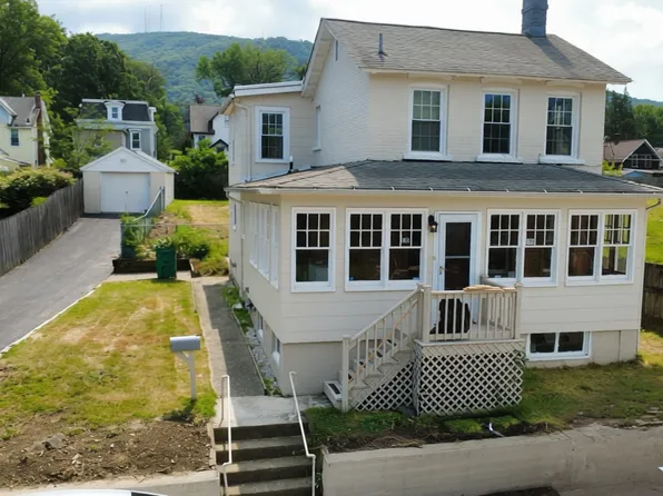 130 Spring Valley St, Beacon, NY 12508