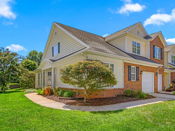 704 Village Lake Dr, Mebane, NC 27302