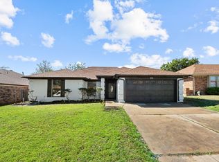 932 Thistle Ridge Ln, Arlington, TX 76017