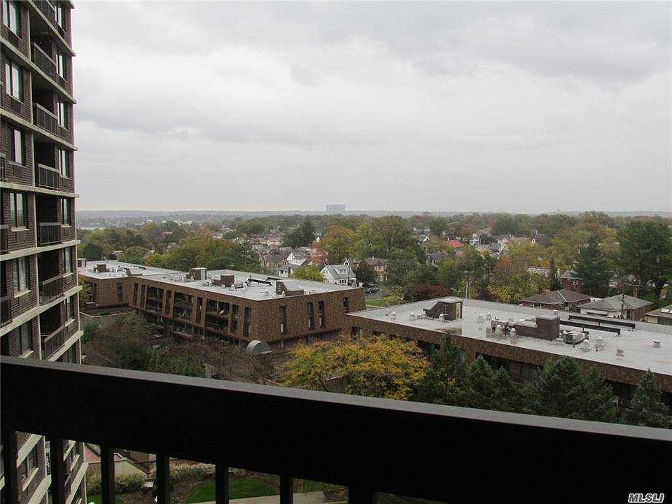 1st image of 1 Bay Club Dr