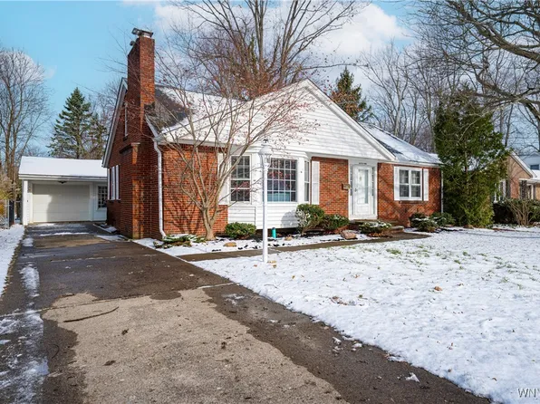 62 Parkside Ave, Hamburg, NY 14075